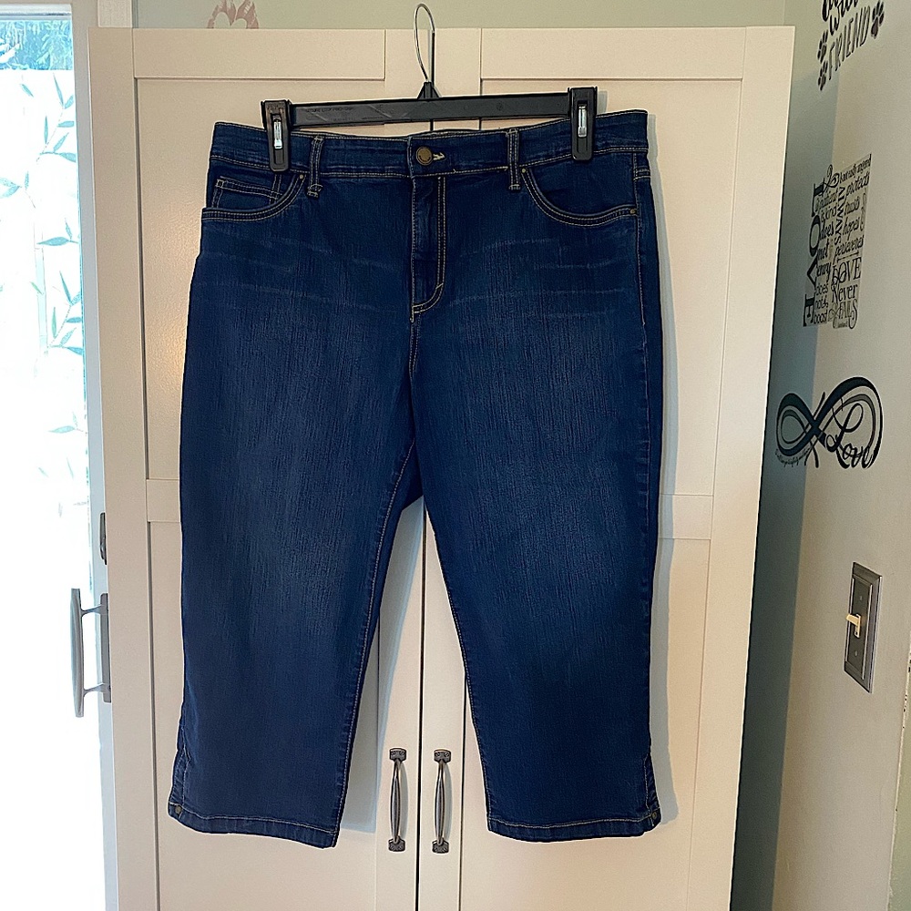 Bandolino Maddie Capris size 16